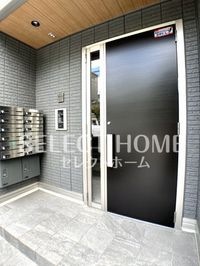 落ち着いたエントランスです