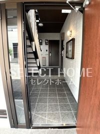ゆとりのあるエントランスです