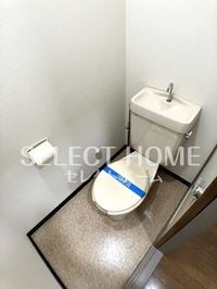 ゆったりとした空間のトイレです