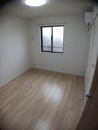 明るい色調の室内です