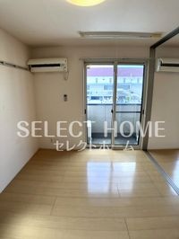 落ち着いて過ごせるお部屋なので、寝室にいかがでしょうか