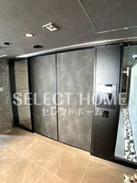 ゆとりのあるエントランスです