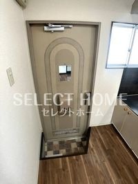 落ち着いた玄関です