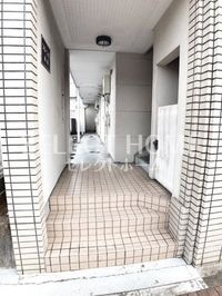 ゆとりのあるエントランスです