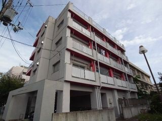 写真：ルプリーズ西宮北口の外観