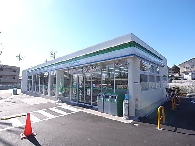 ファミリーマート 宝塚山本駅前店