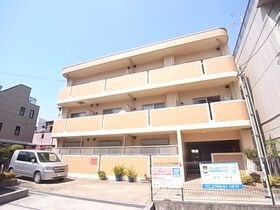 ジュネス里中の外観