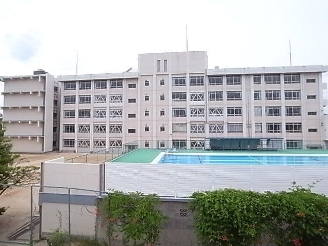 伊丹市立荒牧中学校
