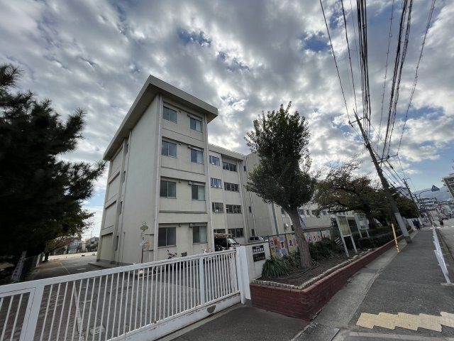 宝塚市立末成小学校