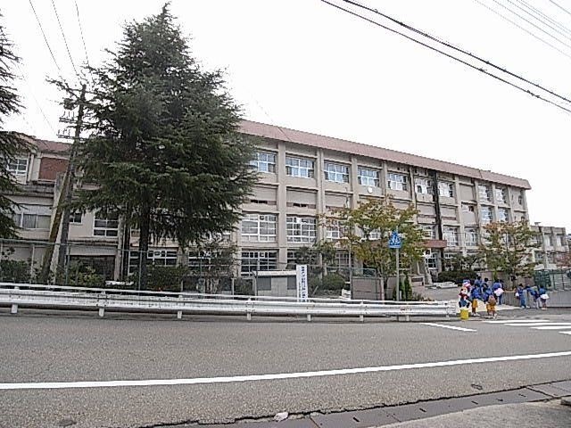 川西市立東谷中学校