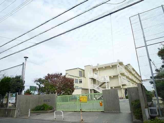宝塚市立安倉中学校