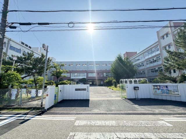 伊丹市立花里小学校