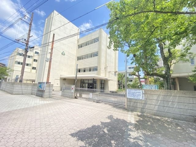 伊丹市立東中学校