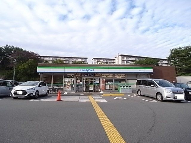 ファミリーマート 逆瀬台一丁目店