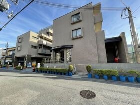 グローリー甲子園の外観