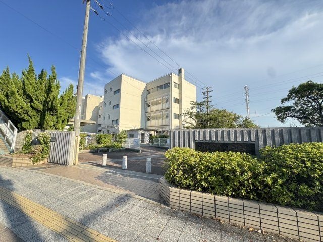 宝塚市立高司中学校
