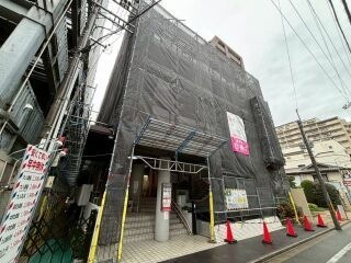 写真:サンロイヤル池田駅前の外観