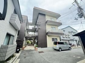 坂上マンションの外観