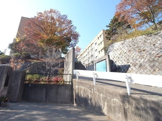 西宮市立苦楽園中学校