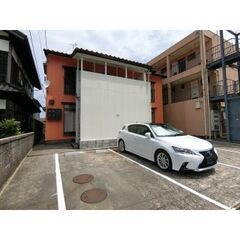 写真:ディオール青山の外観