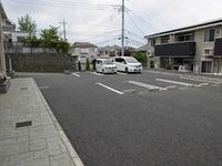 車をお持ちの方に嬉しい駐車場付きの物件です