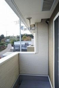 開放的で明るい空間を演出してくれるバルコニーです