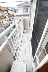 開放的で明るい空間を演出してくれるバルコニーです