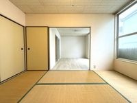和室、ちょっとしたくつろぎスペースにいかがでしょうか