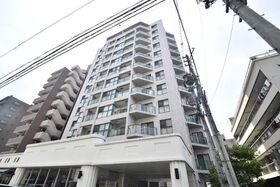 さくらHillsリバーサイドWESTの外観