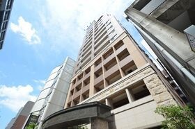 プレサンス栄メディパークの外観