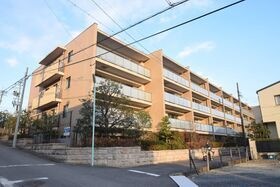 プライムメゾン富士見台の外観