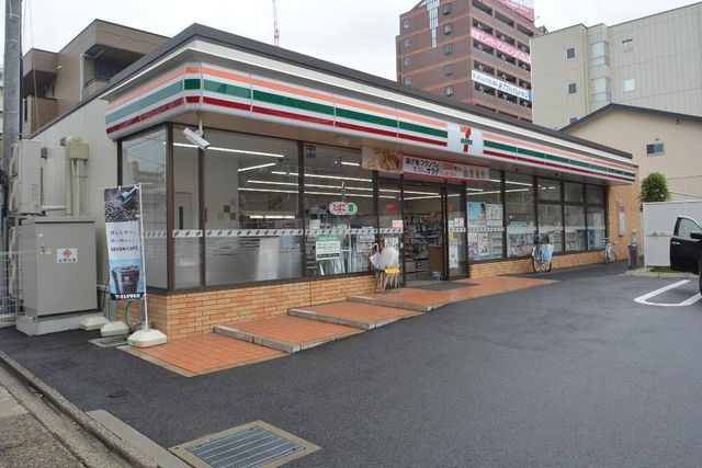 写真:セブンイレブン名古屋鶴舞2丁目店