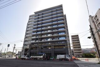 写真:グランルクレ新栄イーストの外観