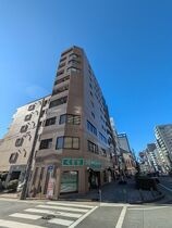 池下ヤママンビルの外観