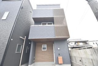 写真:リーブルファイン高畑 1号棟の外観