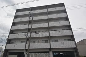 ロイヤルアベニューの外観