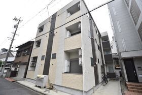 CRESTの外観