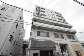 ハイツ西郊の外観