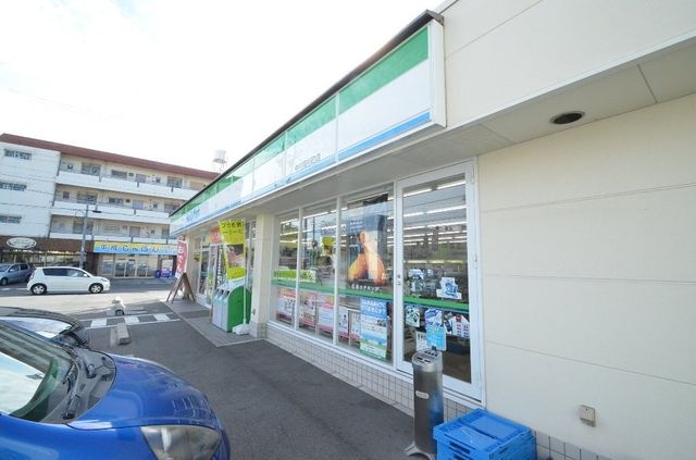 ファミリーマート中川高杉町店