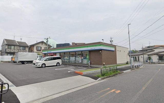 ファミリーマート日比津グランド前店