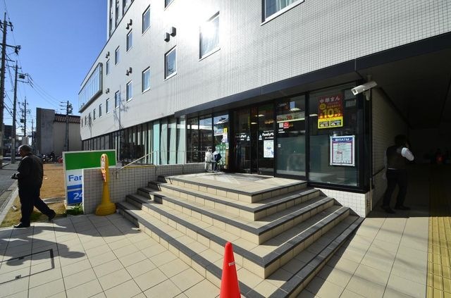 ファミリーマートばんたね病院店