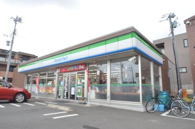 ファミリーマート中川十一番町店