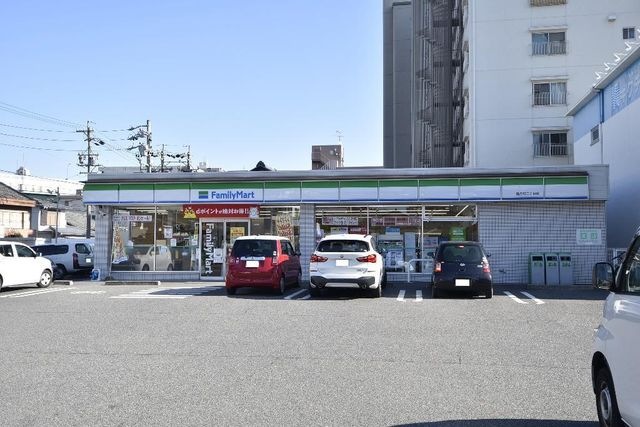 ファミリーマート鳥見町二丁目店