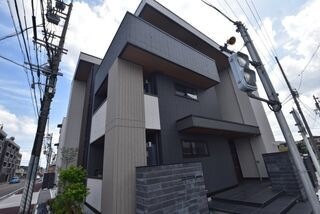 写真:セレスティア長良 ウエストの外観