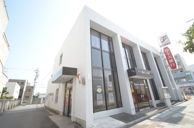 十六銀行六番町支店