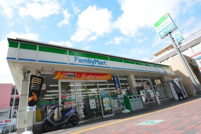 ファミリーマート東海通駅前店