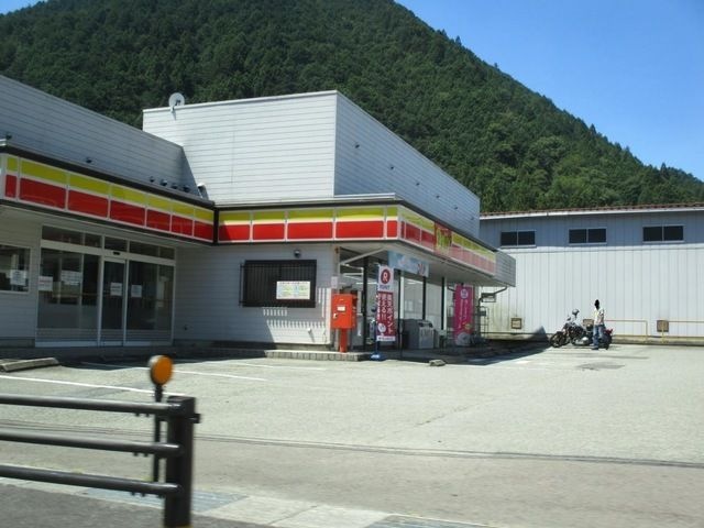 写真:デイリーヤマザキ金山警察前店