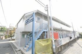 西山ハイツの外観