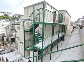 QUIET CRAB HOUSE mix三ツ沢下町の外観