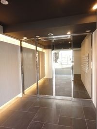 落ち着いたエントランスです